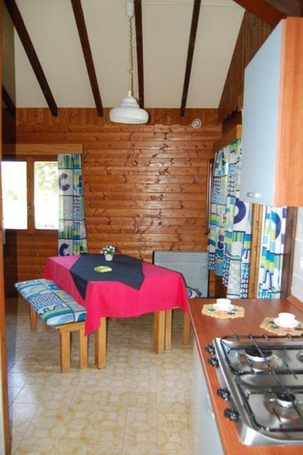 Campeggio Trevisago Iris Park Moniga del Garda Rum bild